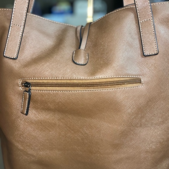 👜 Tote - David Jones Vegan Leather & Suede – Stylish Inside & Out! - Picture 8 of 12